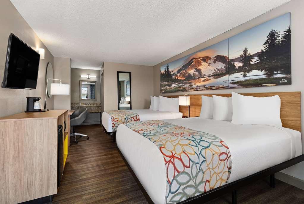 Days Inn By Wyndham Lakewood South Tacoma Room photo